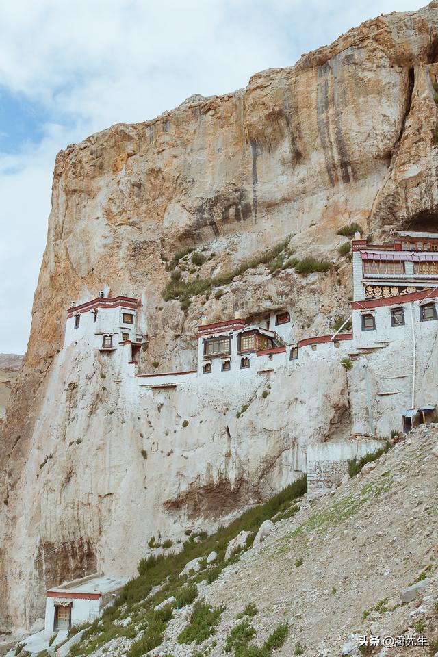 喜馬拉雅之中的“懸空寺”，藏在深山，比另一面不丹的寺廟更美