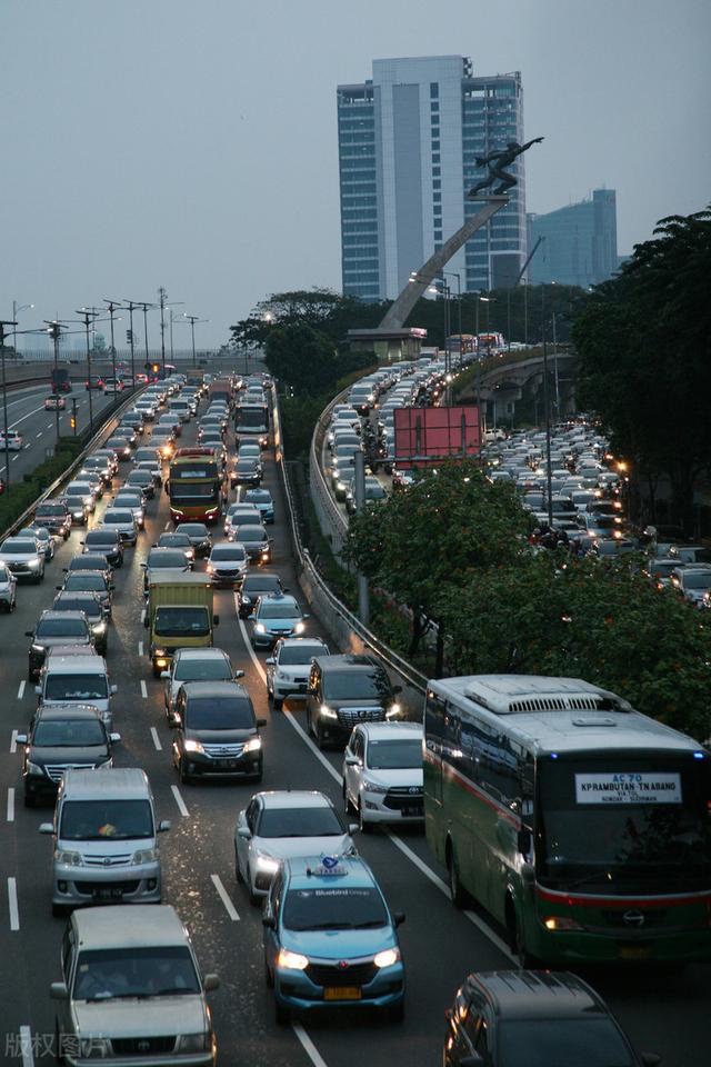 印尼雅加达频现交通堵塞，为缓局势单双号即将实施