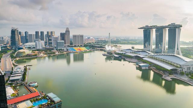 新加坡到底发达到什么程度？为何又采取低福利政策？