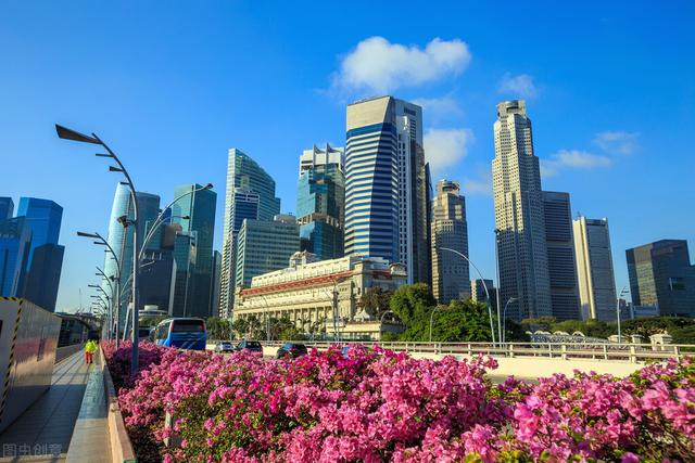 千禧年新加坡經濟實力碾壓上海，20年過去了，現在誰更勝一籌？