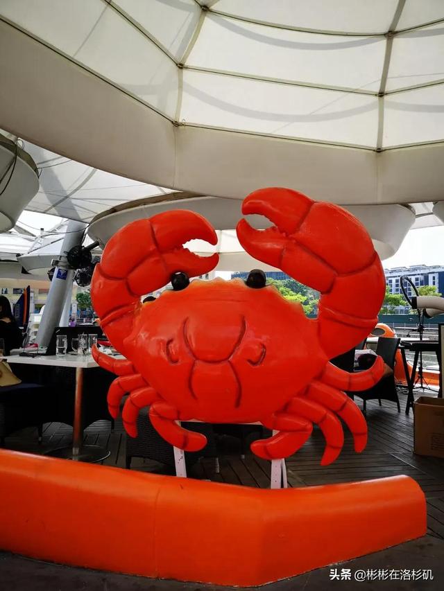 新加坡《螃蟹之家》又开分店，坐落在游客必打卡的克拉码头河畔