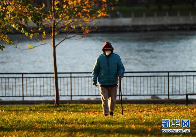 美国日增新冠确诊病例连续6天超10万例