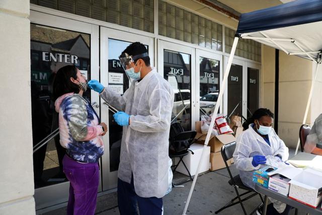 增长势头太猛！美国明年感染病毒死亡人数或达40万人，生物公司加快研发疫苗