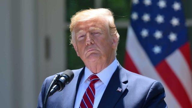 特朗普终于肯低头!1400万美国人松了一口气,美国政府避免停摆