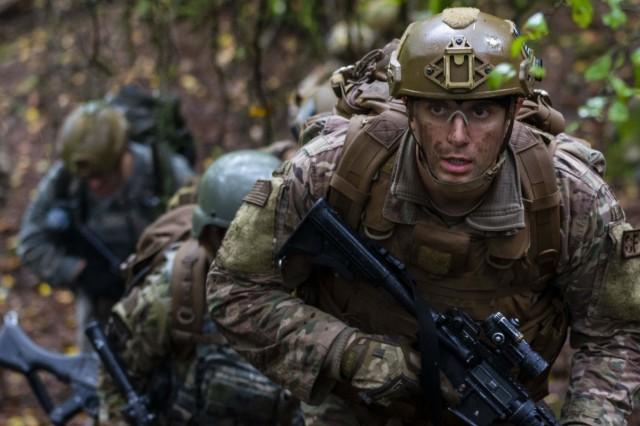 美国会驳回国防授权法否决,特朗普总统任期时日不多,墙倒众人推