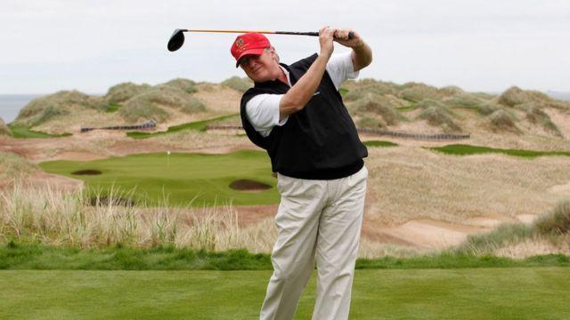 特朗普终于肯低头!1400万美国人松了一口气,美国政府避免停摆