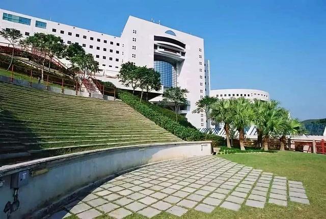 亞洲高校“最新”排行榜，新加坡國立大學蟬聯榜首，清華進步2位