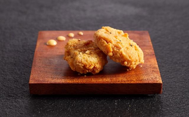 世界首例！新加坡批准實驗室培育雞肉上市，“細胞肉”來了？