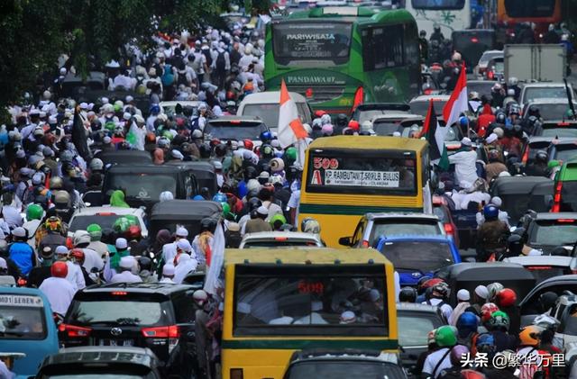 印尼全国2.64亿人，经济超越了山东省，一月工资多少钱？