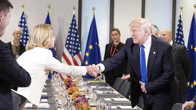 美国政府耍起了“两面派”!一边喊盟友抵制中国,一边与中国合作