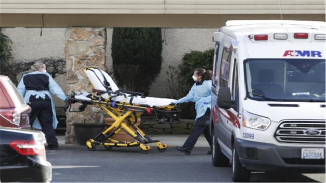 美国黑暗时刻来临?拜登一番炮轰后,特朗普终于不再强硬,态度大变