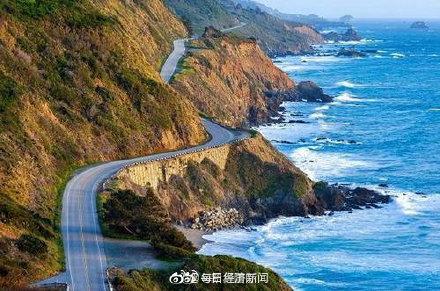 美国加州1号公路局部坠海