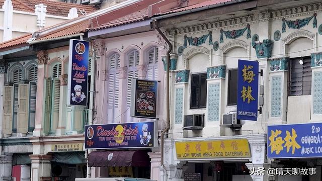 新加坡老城區，爲什麽說特像中國小縣城？看看大街就懂