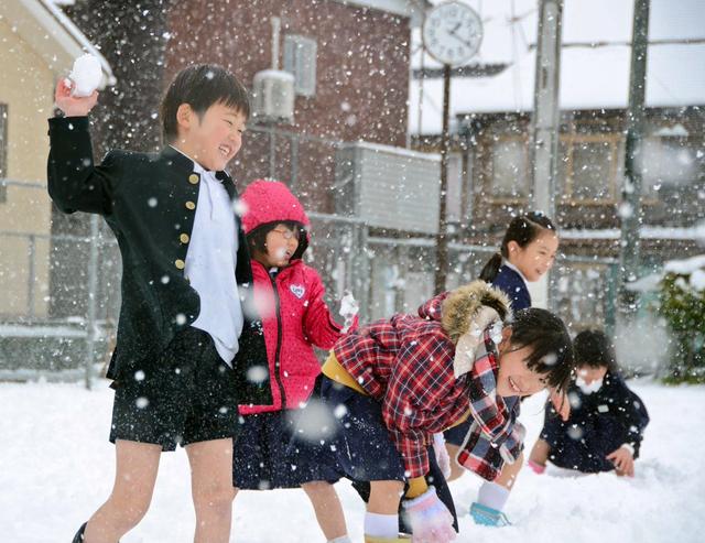 要风度不要温度，下雪天穿短裤！日本人不怕冷吗？