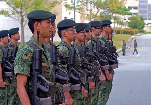 把美軍請進來，卻把國家推向繁榮？新加坡繁榮背後的爭議