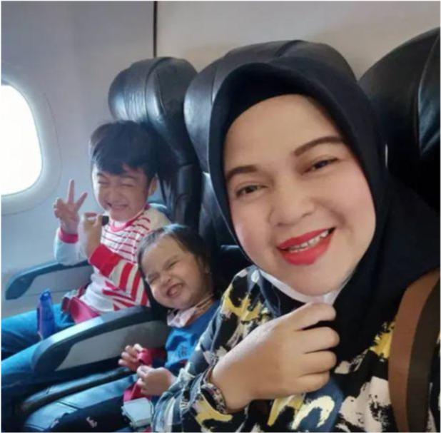 不幸被死神点名！印尼一家五口因故改乘坠毁客机，最后留言公开