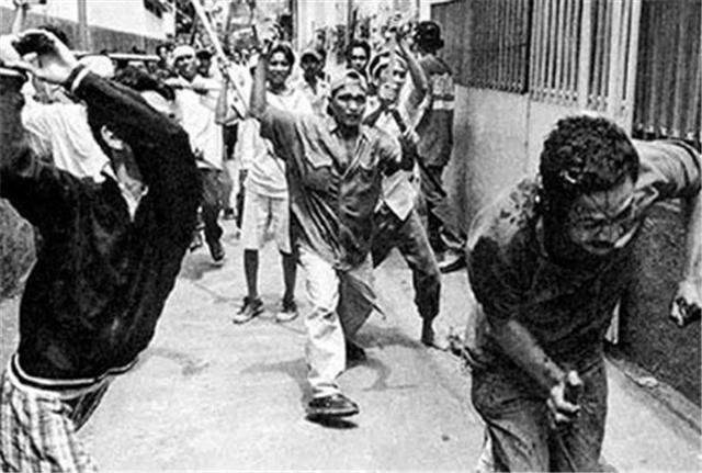 从1965年到1998年：印尼两次屠杀华人背后的政治内幕