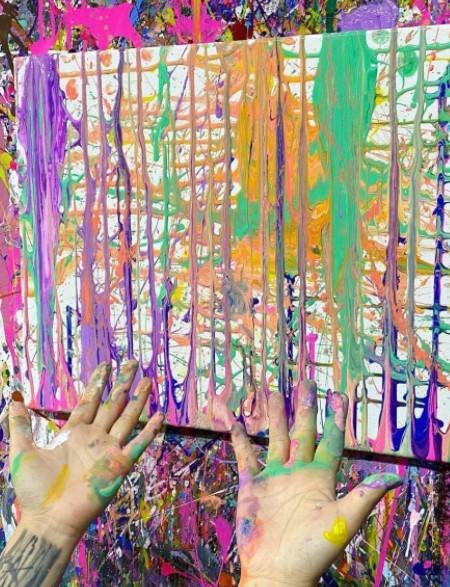 人人都是毕加索!!一起来看看新加坡首家泼水彩画室