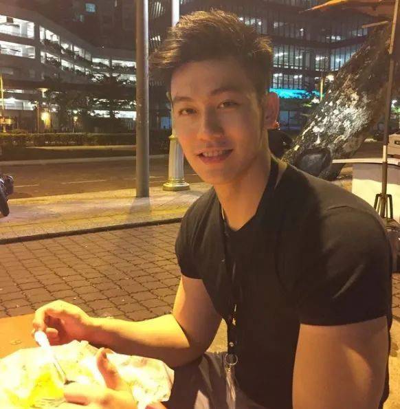 刷屏!史上最帅和尚火了!他到底是谁?新加坡10个最帅的男人表示不服