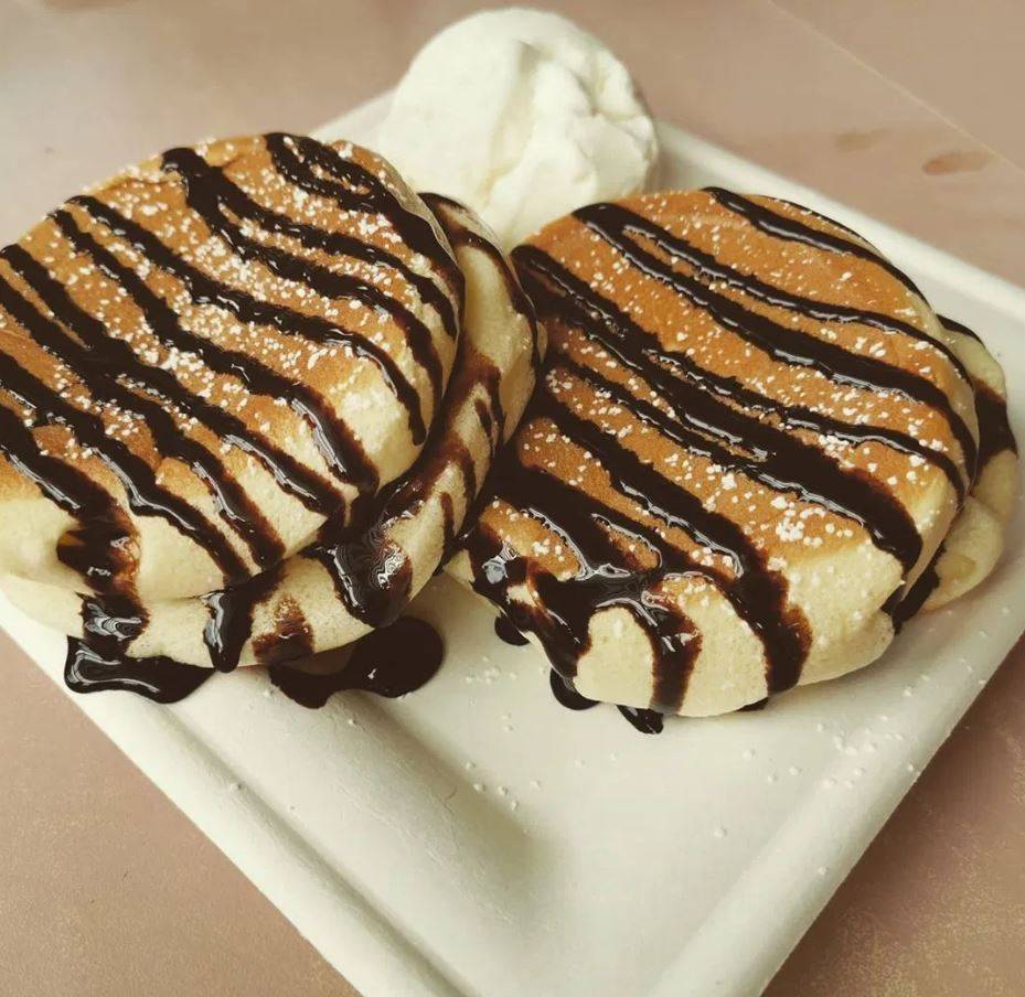 口感柔软,几乎像豆腐的质感! $2的蓬松舒芙蕾Pancakes