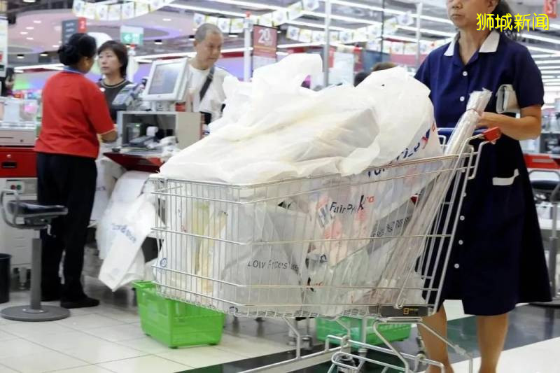 新加坡：塑料成“瘾”