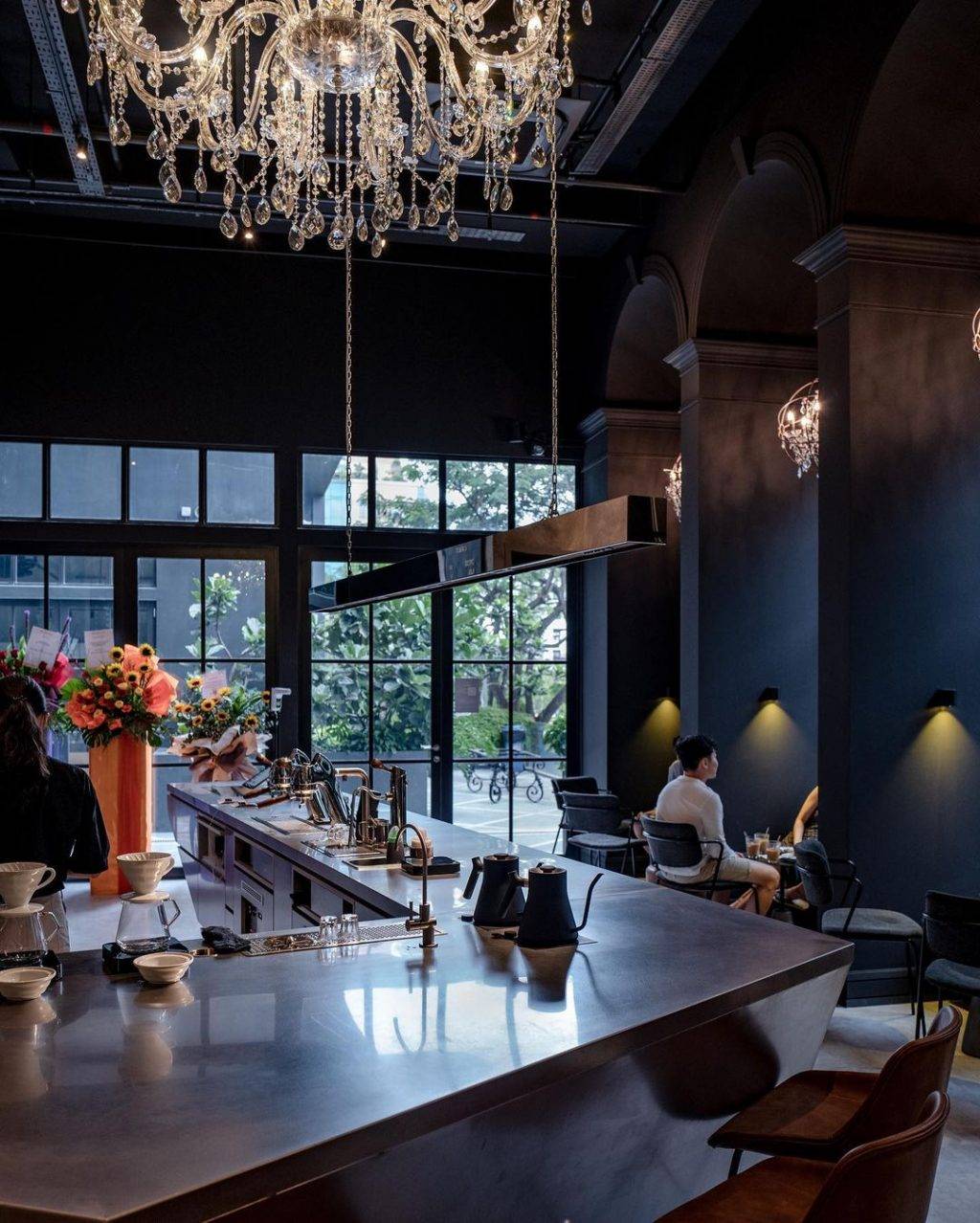 神秘魔幻黑暗大楼🏛内藏Alchemist咖啡馆☕低调奢华风格、手作咖啡面包，承包你的早午餐🖤