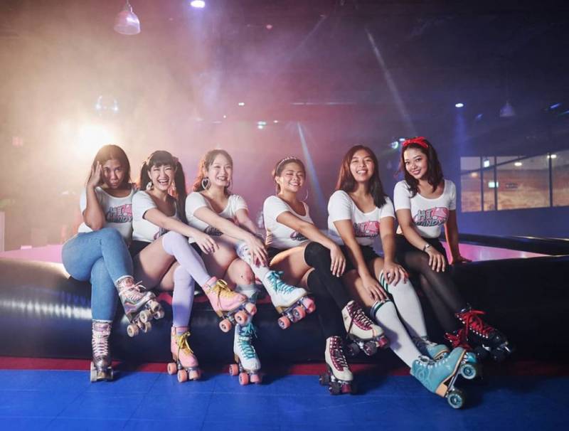 新加坡最大室内旱冰场 “HiRoller” !💈80、90后的青春、复古迪斯科 + 边滑边蹦迪💃🏻🕺🏻