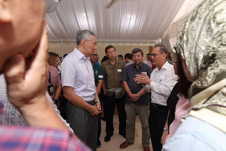 PM lee at kopi talk LHLFB.jpg