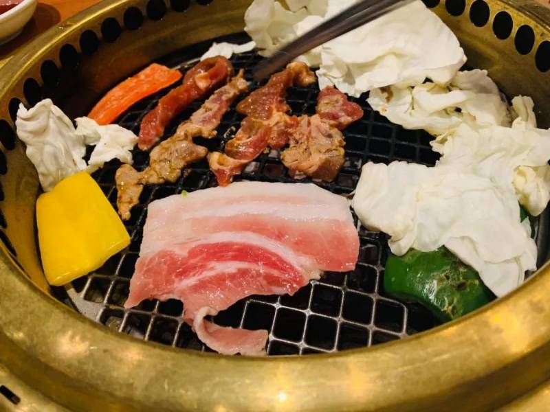 连续5家餐厅订位失败后，我walk in了这家空荡荡和牛烤肉店Wagyu Aoyama