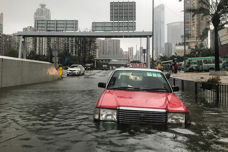 Mankhut-HK Streets03.jpg