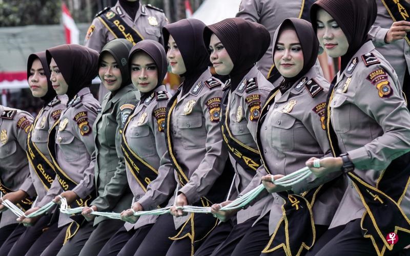 20171124-Indonesian Female Soldiers.jpg