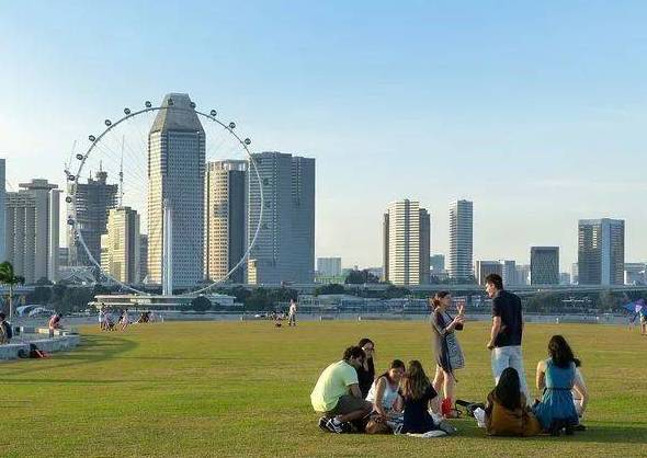 生活在新加坡， “安定又富足” 才是标配