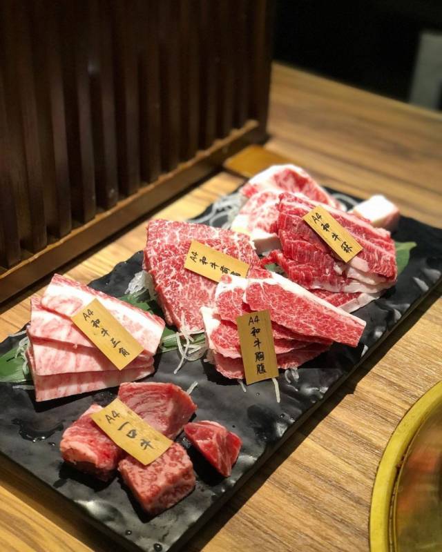 顶级A5和牛吃到饱！香港知名连锁店Syohachi Yakiniku，开入新加坡！🆓 新店促销4人用餐1人免费 + 午餐自助S$22.50++