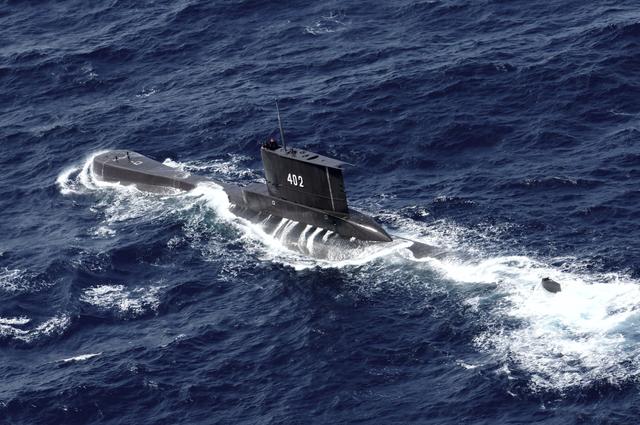 印尼失事潜艇碎成三部分，船上53人全部遇难