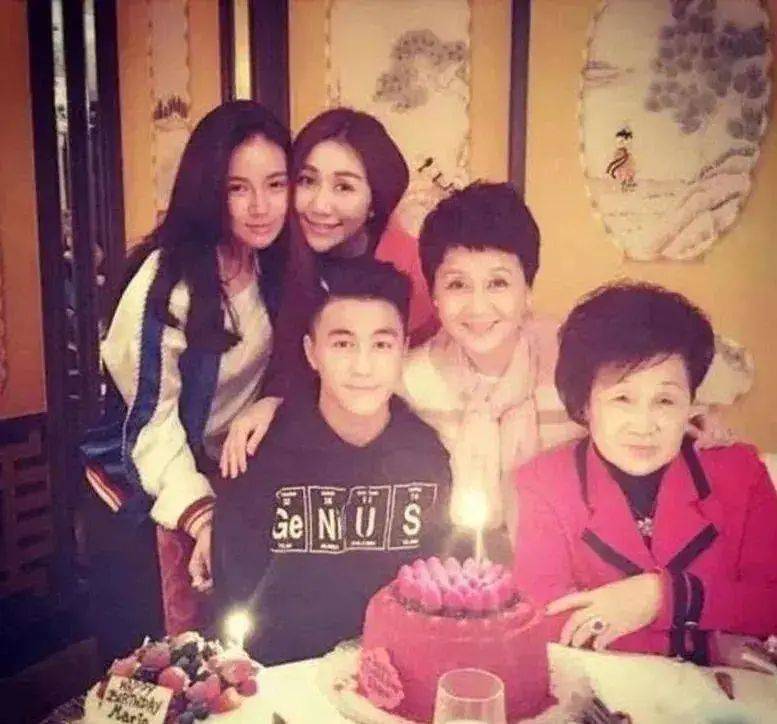 股票大王林荣福的亿万千金林慧俐，分享了自己接种疫苗的过程