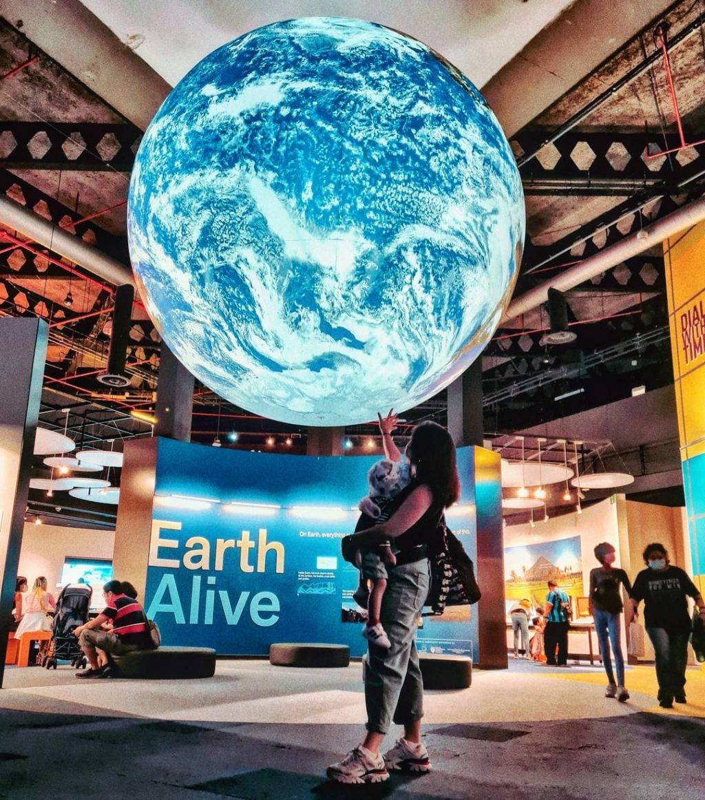 增广见闻去👣科学馆Earth Live地球展览🌍悬空漂浮地球、AR沙箱投影,展出亮点逐个看✨