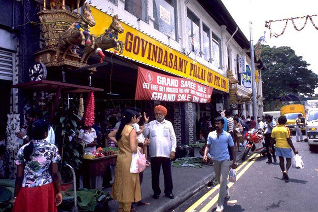 Saree sale advertised at the P. Govindasamy Pillai shop at Serangoon Road in 1987. (Image from National Archives of Singapore).jpg