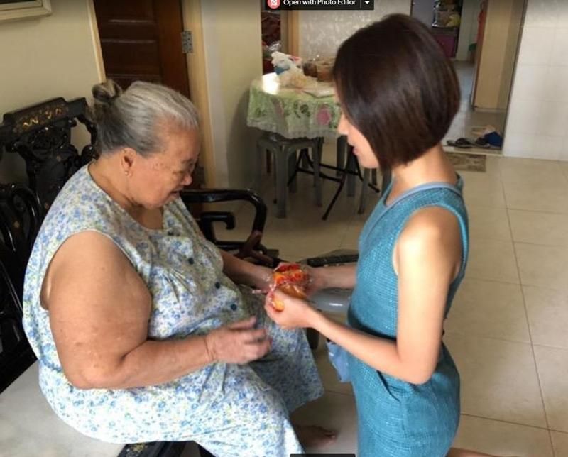 陈之财家规严厉 儿女大年初一 向长辈跪拜说吉祥话