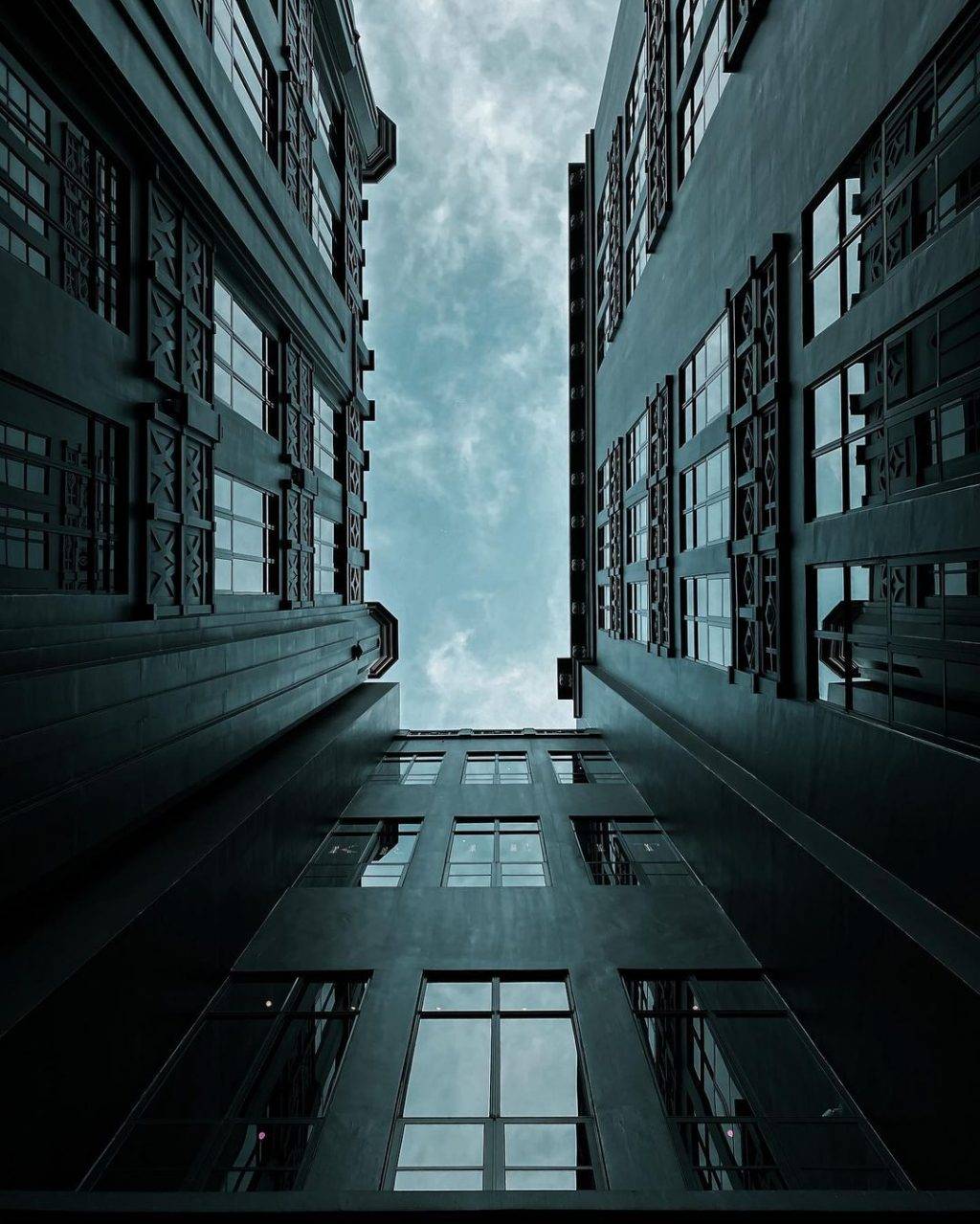 神秘魔幻黑暗大楼🏛内藏Alchemist咖啡馆☕低调奢华风格、手作咖啡面包，承包你的早午餐🖤