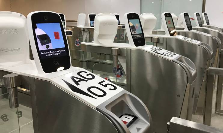 可以刷脸通关啦!新加坡启用虹膜及脸部识别通关系统