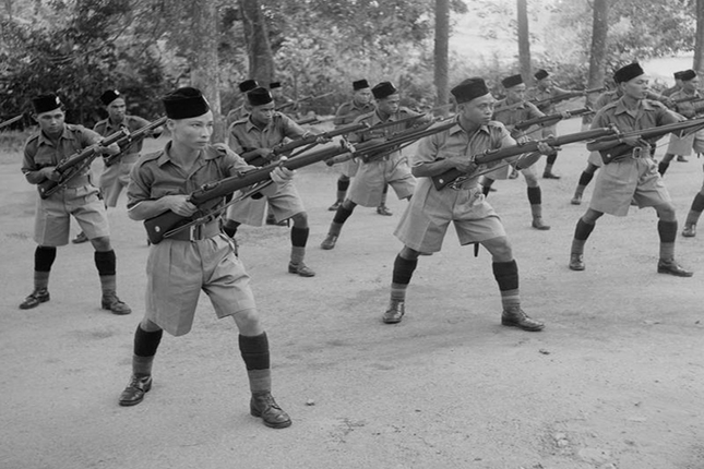 Men of the Malay Regiment training before the war. Imperial War Museum (FE414).jpg