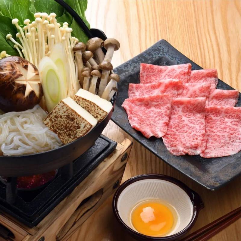 想要吃火锅，又怕高热量？新加坡的日式牛肉火锅帮你摆脱这份困扰