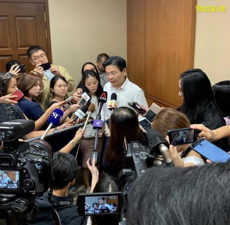 新加坡总理李显龙：疫情结束再交下一团队。还是王瑞杰接任吗