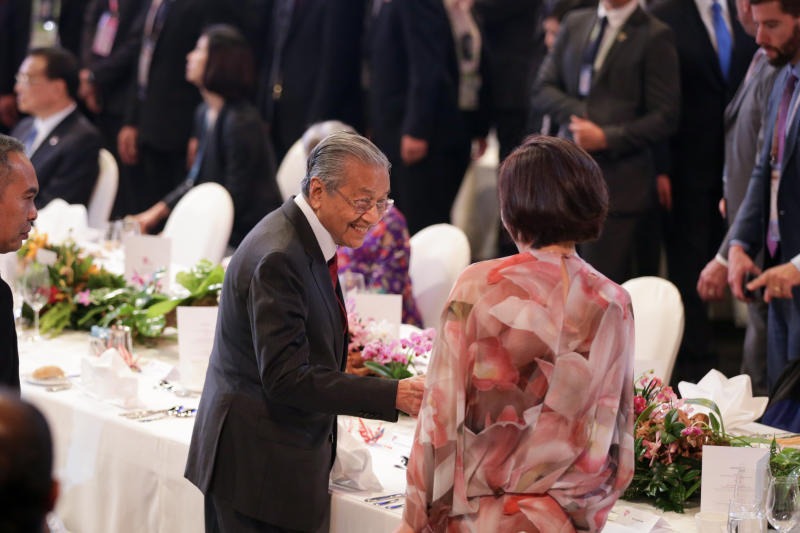 mahathir and abe wife ST.jpg