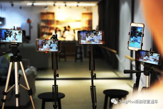 风光与辛酸，谁会是新加坡的“李佳琦”