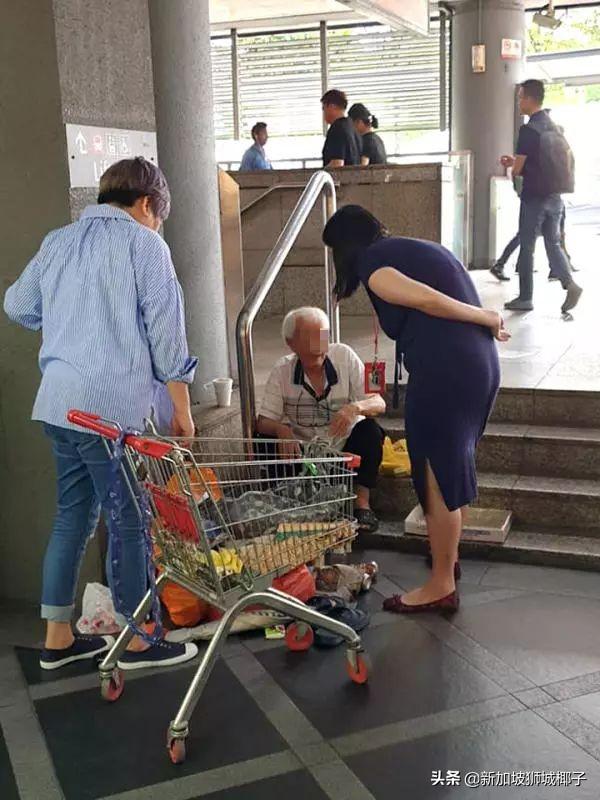 新加坡爲什麽這麽多老人在街頭賣紙巾？每月賣多少才能養活自己？