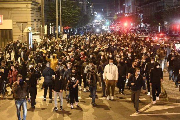 再次封城！德国、法国刚刚宣布！英国意大利一团乱！新加坡又危险了？