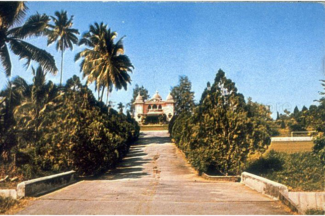 The Ramakrishna Mission Temple in Bartley Road in the 1950s. Govindasamy Pillai donated generously to the Ramakrishna Mission. (Image from National Archives of Singapore).jpg