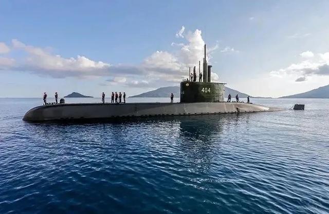 印尼在南海打造不沉航母：正部署陆海空3军兵力，潜艇已进驻