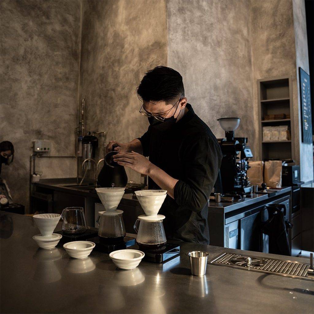 神秘魔幻黑暗大楼🏛内藏Alchemist咖啡馆☕低调奢华风格、手作咖啡面包，承包你的早午餐🖤